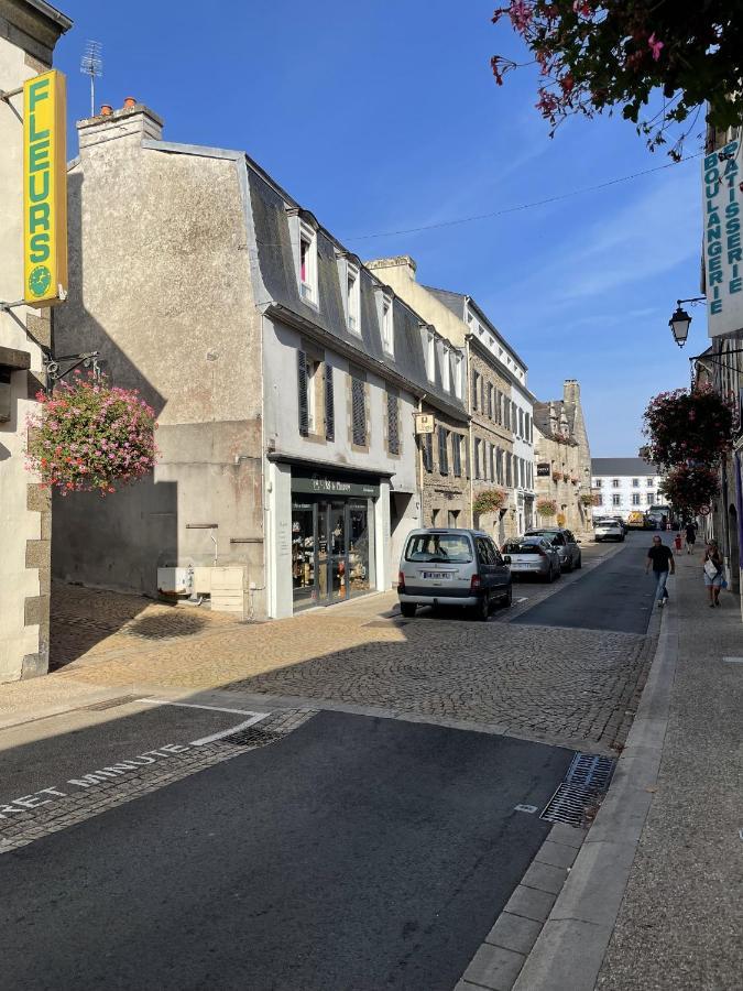 Ker Uhel - Charmant Appartement Plein Centre Saint-Renan Exteriör bild