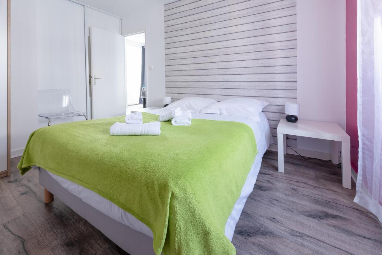 Ker Uhel - Charmant Appartement Plein Centre Saint-Renan Exteriör bild